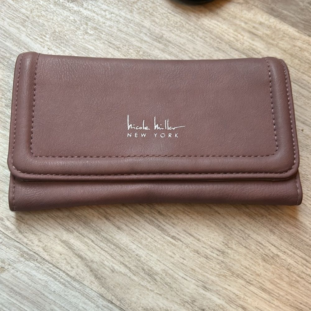Nicole Miller bundle sandal  size 7 and wallet preloved ❤️ - Picture 2 of 9